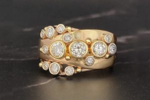 Bubbles & Wake Diamond Drift Ring